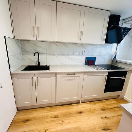 B - Newley Renovated Private Self-Contained Room In A Shared Apartment In Birmingham City Centre Экстерьер фото