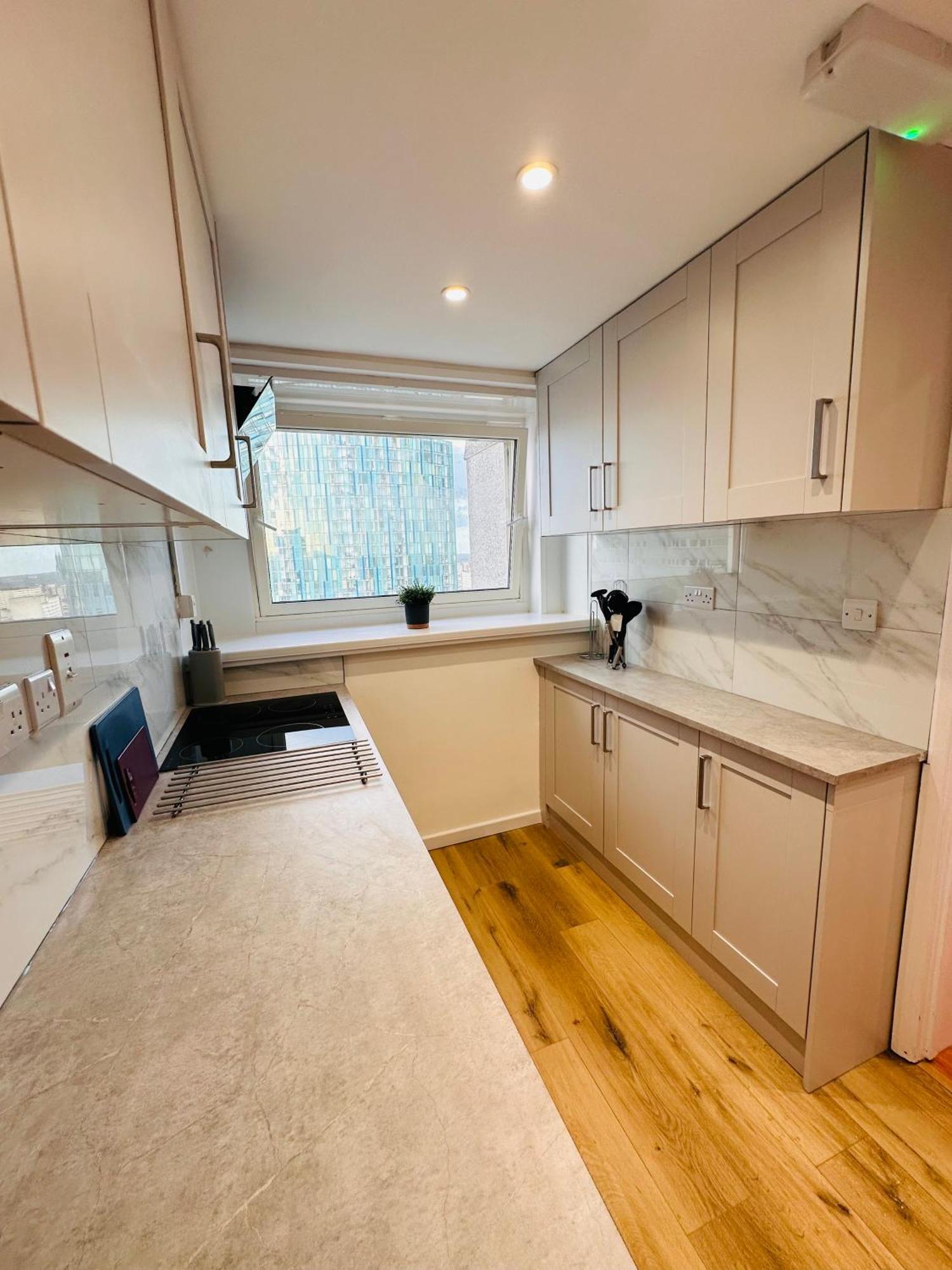B - Newley Renovated Private Self-Contained Room In A Shared Apartment In Birmingham City Centre Экстерьер фото