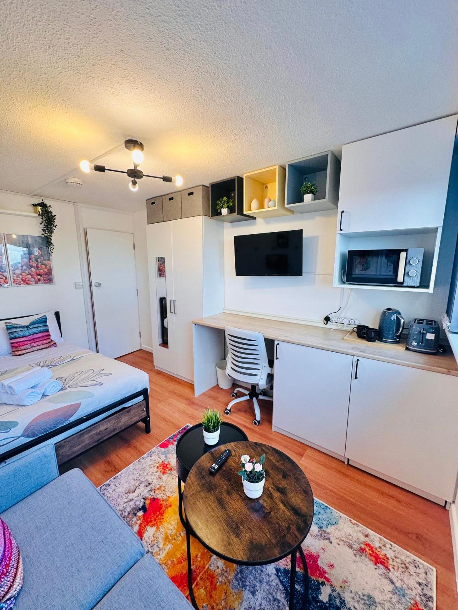 B - Newley Renovated Private Self-Contained Room In A Shared Apartment In Birmingham City Centre Экстерьер фото