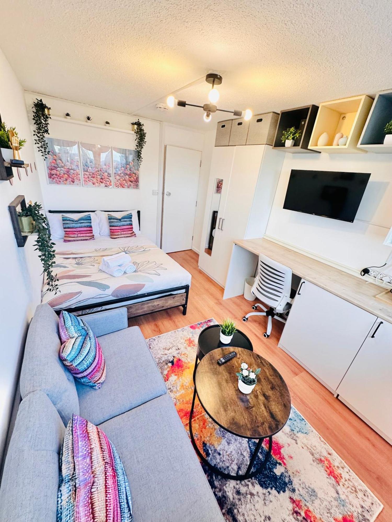 B - Newley Renovated Private Self-Contained Room In A Shared Apartment In Birmingham City Centre Экстерьер фото