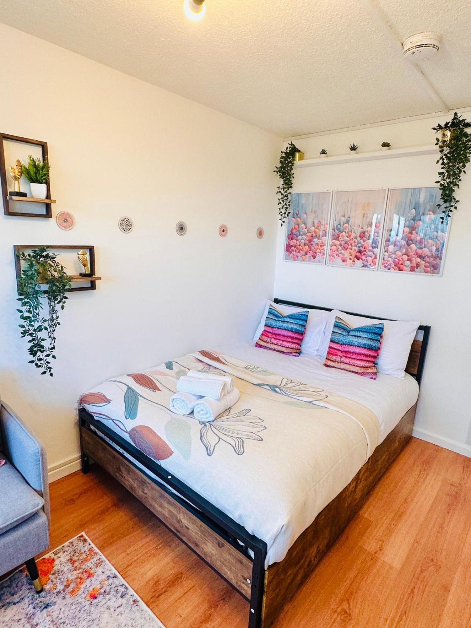 B - Newley Renovated Private Self-Contained Room In A Shared Apartment In Birmingham City Centre Экстерьер фото